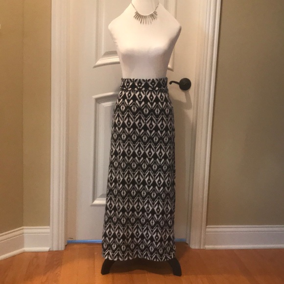 Windsor Dresses & Skirts - Windsor Maxi Skirt